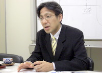 千代田区　弁理士　和田国際特許事務所の茅原裕二先生を取材！！　写真