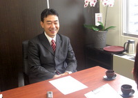 新宿区　弁理士　猪狩国際特許商標事務所の猪狩充先生を取材！！　写真