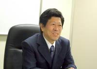千代田区　税理士　にいむら会計事務所の新村貢一先生を取材！！　写真