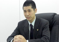 新宿区　弁護士　弁護士法人みずほ中央法律事務所の三平聡史先生を取材！！　写真