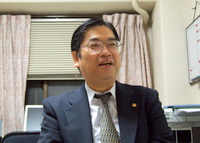 藤沢市　行政書士　山崎行政法務事務所の山崎正幸先生を取材！！　写真