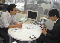 立川市　社労士　あづま事務所の加藤智先生を取材！！　写真