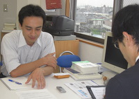 立川市　社労士　あづま事務所の加藤智先生を取材！！　写真