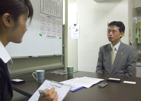 新宿区　労務管理事務所　新労社の深石圭介先生を取材！！　写真