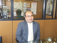 昭島市　特定社会保険労務士　金子事務所の金子稔先生を取材！！　写真