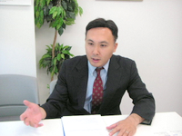 千代田区の税理士“小原会計事務所”の小原基紀先生を取材！！　写真