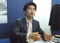 中央区　株式会社オーナーズブレインの小泉大輔先生を取材！！　写真