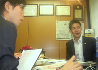 千代田区　社労士　たじめ労働法務事務所の田冶米洋平先生を取材！！！　写真