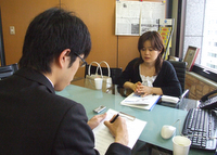 葛飾区　クオレ行政労務オフィスの高橋牧子先生を取材！！　写真