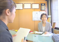 渋谷区　社労士　オフィス・トキワ松の荻野郷子先生を取材！！　写真